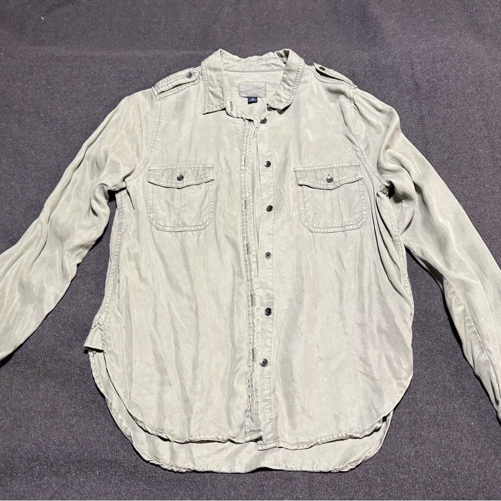 Universal Thread Light Gray Casual Button-Down Shirt